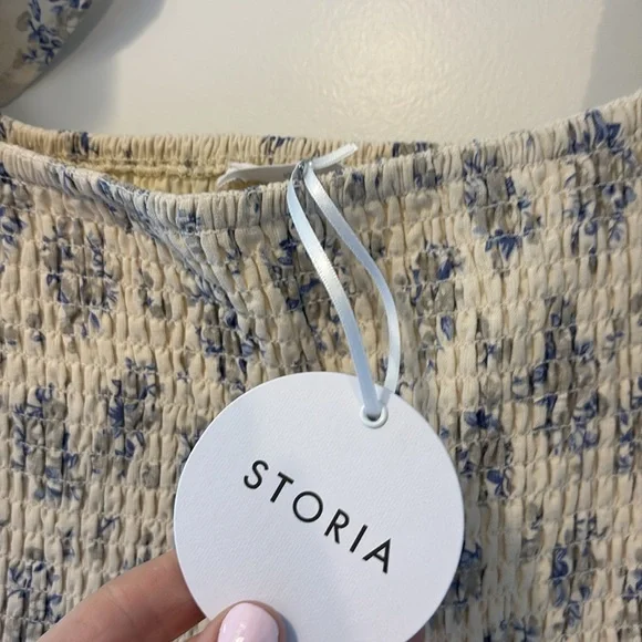 NWT Landry Kate Annabelle cream and blue floral smocked dress - Picture 3 of 6